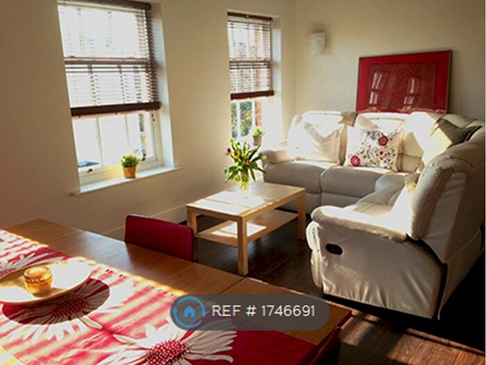 2 Bedroom Flat To Rent In Catharine Street, Liverpool, L8