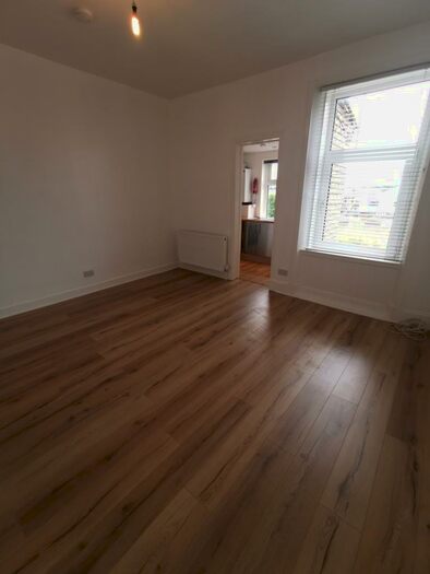 2 Bedroom Flat To Rent In Mackinlay Place, Kilmarnock, KA1