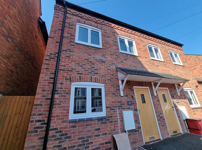 2 Bedroom Terraced House To Rent In Marshall's Yard, Plymouth Place, Leamington Spa, CV31