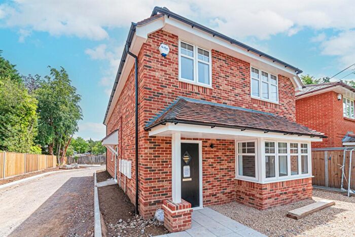 2 Bedroom Apartment To Rent In Devonshire Court, Crowthorne, RG45