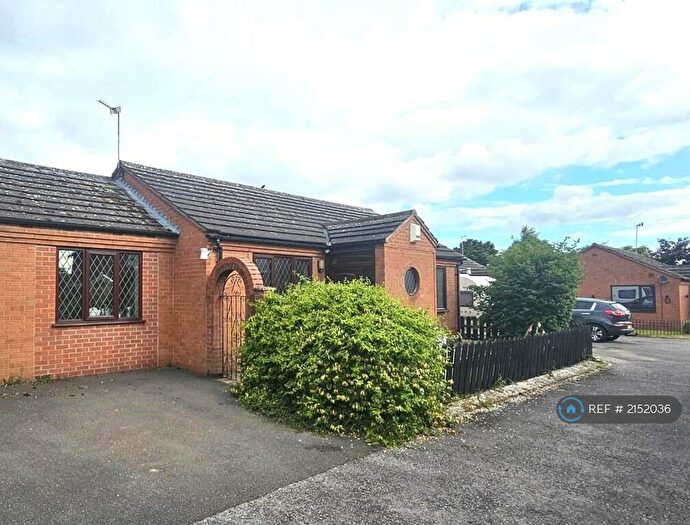 3 Bedroom Bungalow To Rent In Eton Court, Newark, NG24