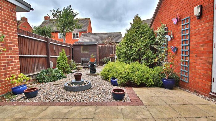 3 Bedroom End Of Terrace House For Sale In Musket Close, Walton Cardiff, Tewkesbury, GL20