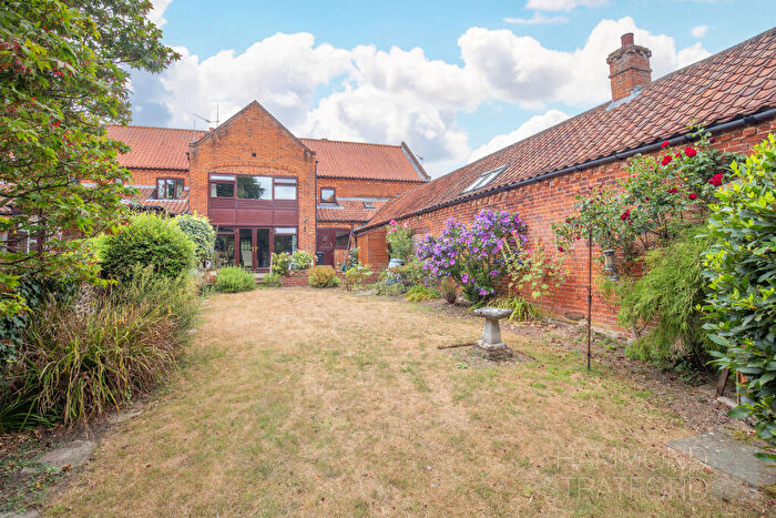 4 Bedroom Terraced House For Sale In Meadow Farm Drive, Cringleford, NR4
