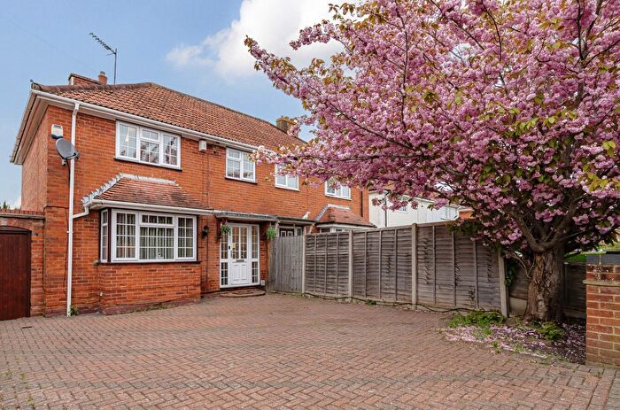 3 Bedroom Semi Detached House For Sale In Buckland Road, Reading, Berkshire, RG2