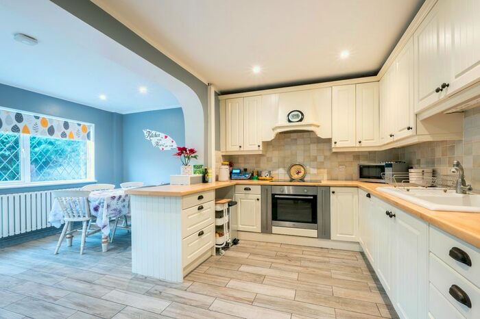 4 Bedroom Detached House To Rent In Stanwell Road, Ashford, TW15