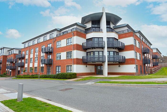1 Bedroom Apartment To Rent In Wallis Square, Farnborough, GU14
