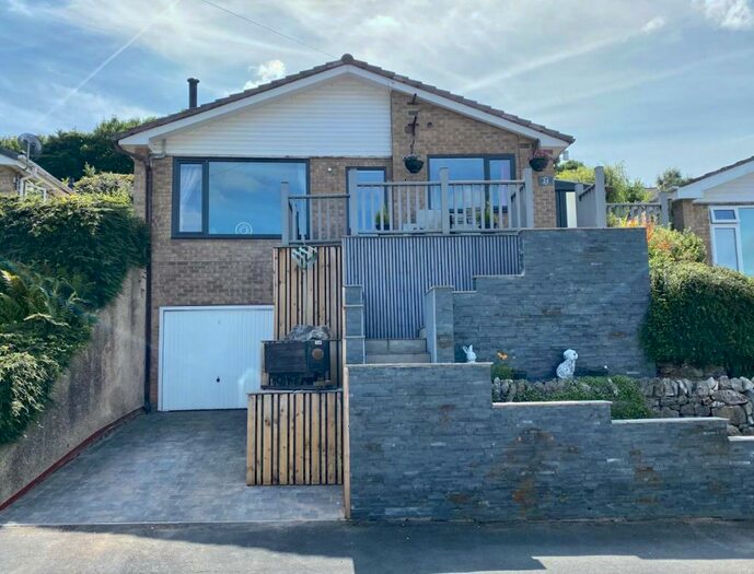 2 Bedroom Detached Bungalow For Sale In Castle View Drive, Cromford, DE4