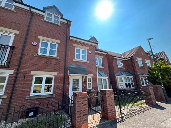 4 Bedroom End Terrace House To Rent In Wharf Lane, Solihull, West Midlands, B91
