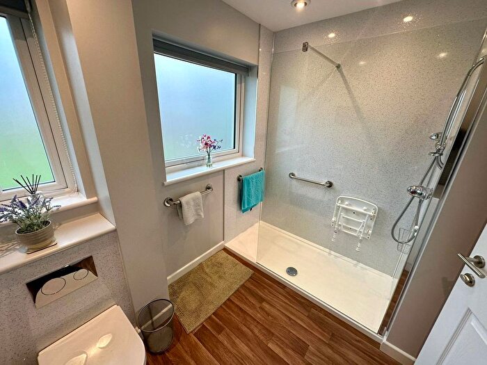2 Bedroom Bungalow For Sale In Irvine Close, Kings Acre, Hereford, HR4