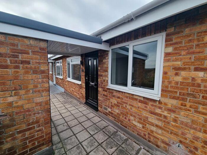 2 Bedroom Flat To Rent In Chandag Road, Keynsham, BS31