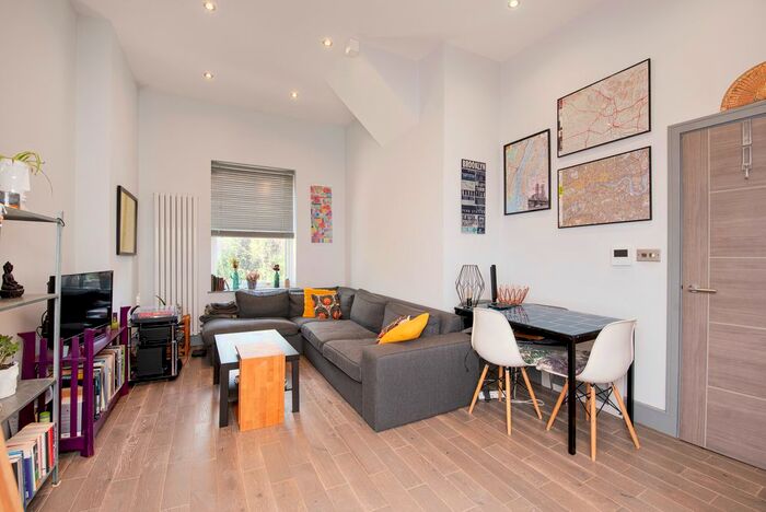 Studio To Rent In Devonport Road, London, W12