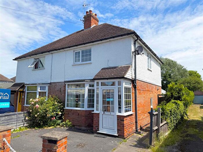 3 Bedroom Semi-Detached House For Sale In Clarence Road, Stratford-upon-Avon, CV37
