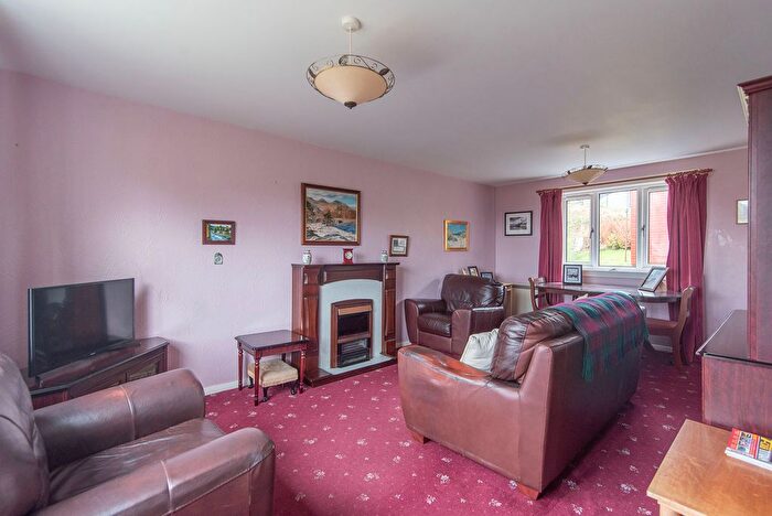 3 Bedroom Terraced House For Sale In Fingal Road, Killin, FK21