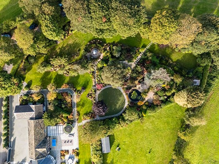 6 Bedroom Detached House For Sale In Birkby Grange Farm, Carr Lane, Thorner, LS14