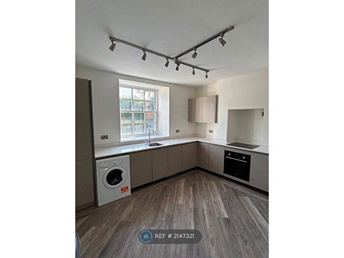 2 Bedroom Flat To Rent In The Grange, Leeds, LS6