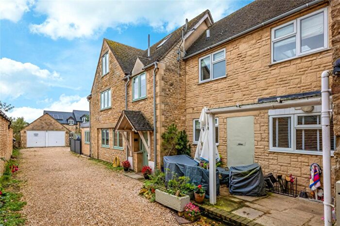 4 Bedroom Semi-Detached House For Sale In New Street, Chipping Norton, Oxfordshire, OX7