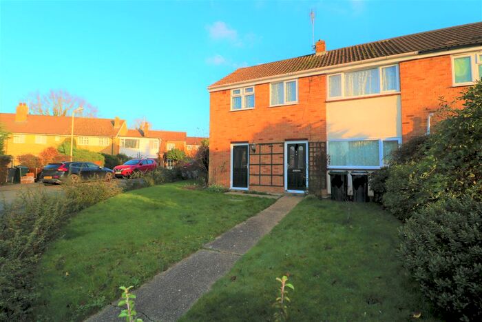 3 Bedroom End Of Terrace House To Rent In Oak Tree Road, Ashford TN23