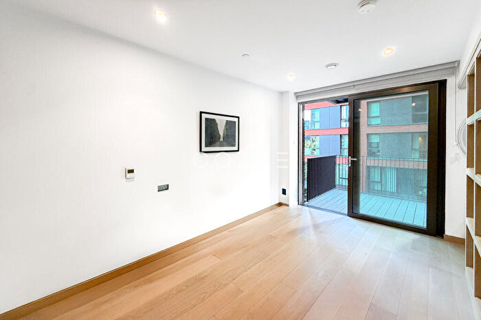 1 Bedroom Flat For Sale In Legacy Building, Embassy Gardens, Nine Elms, SW11
