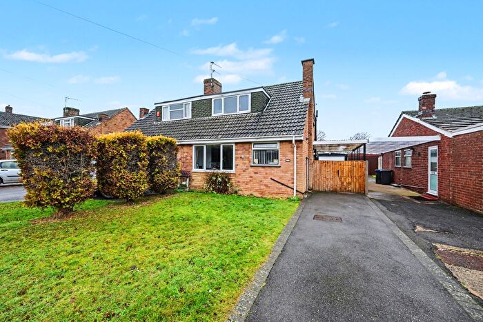 3 Bedroom Semi Detached House For Sale In Plantagenet Drive, Rugby, CV22