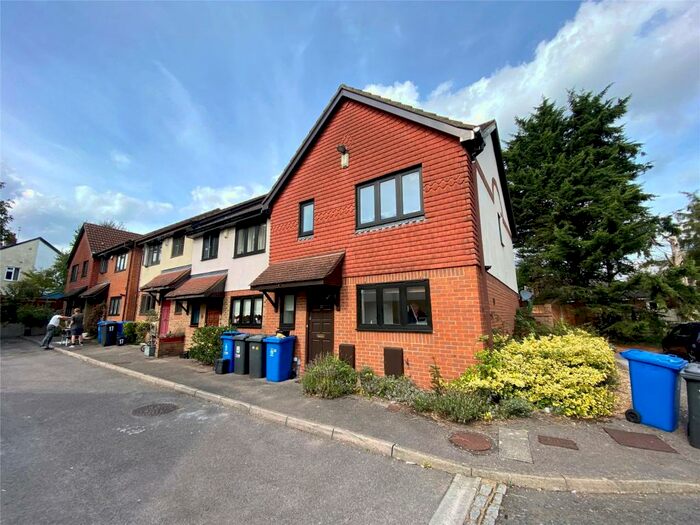 3 Bedroom Semi-Detached House To Rent In The Wickets, Maidenhead, Berkshire, SL6