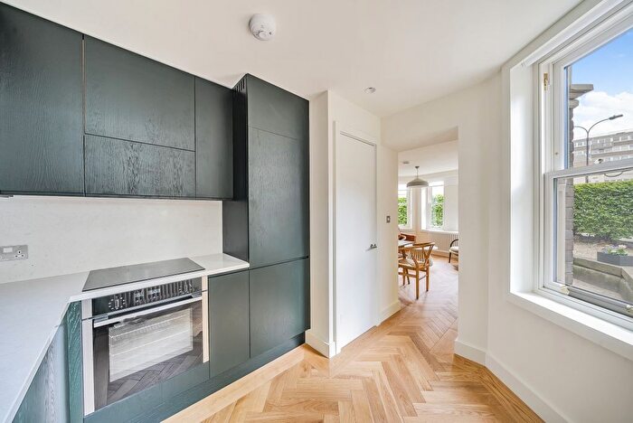 3 Bedroom Flat To Rent In Bridge Avenue Mansions, Bridge Avenue, London, W6