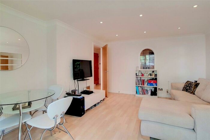 1 Bedroom Flat To Rent In Newport Avenue London, E14