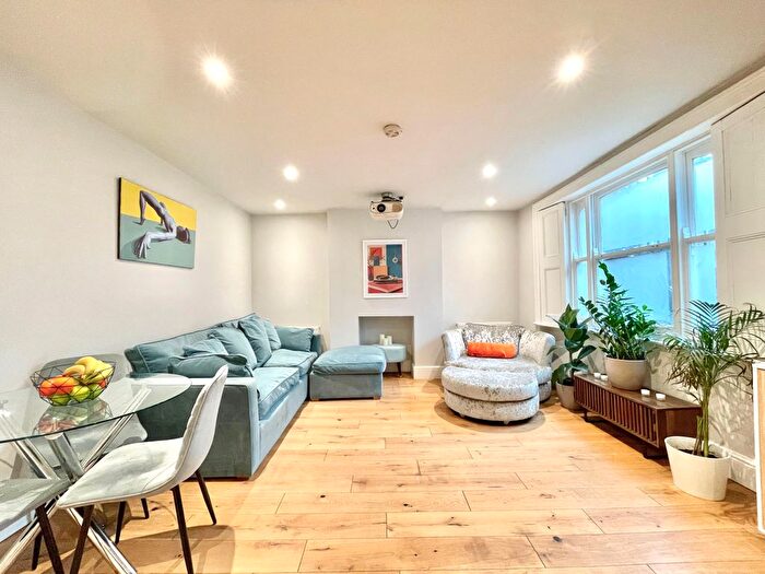 1 Bedroom Flat For Sale In Basement Flat, London, W6