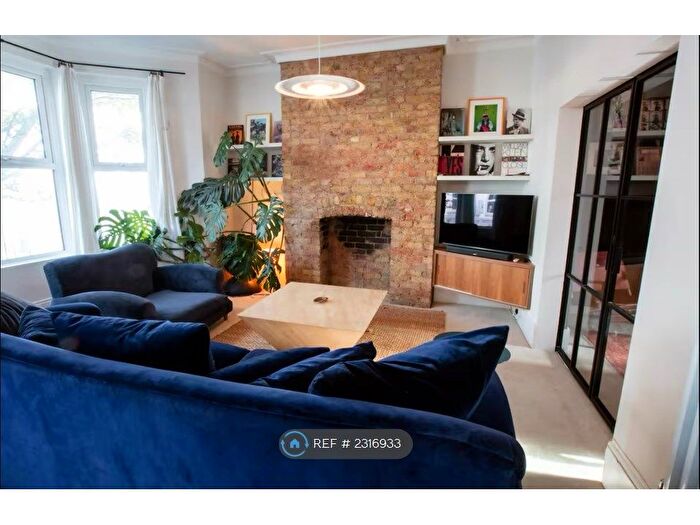 3 Bedroom Maisonette To Rent In Gordon, Margate, CT9