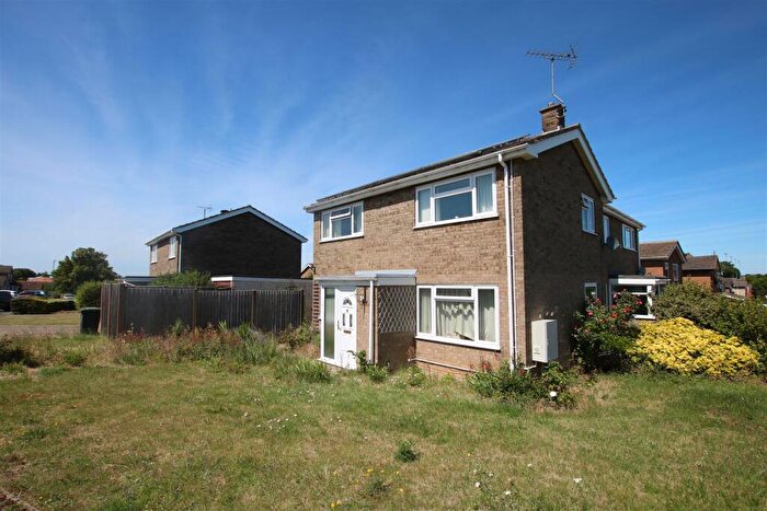 3 Bedroom Semi-Detached House For Sale In Trinity Drive, Newmarket, CB8