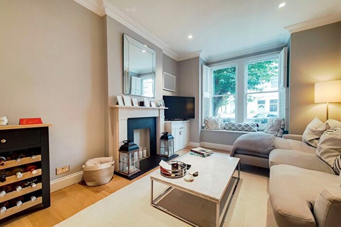 4 Bedroom Semi-Detached House To Rent In Allestree Road, London, SW6