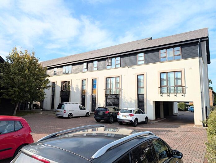 1 Bedroom Flat To Rent In Station Road, Southwater, RH13