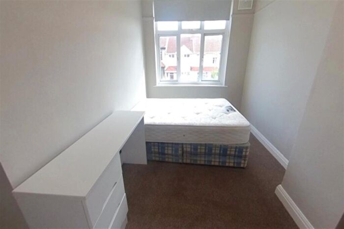 4 Bedroom Detached House To Rent In Bedroom Property In Keys Avenue, Horfield, Bristol, BS7