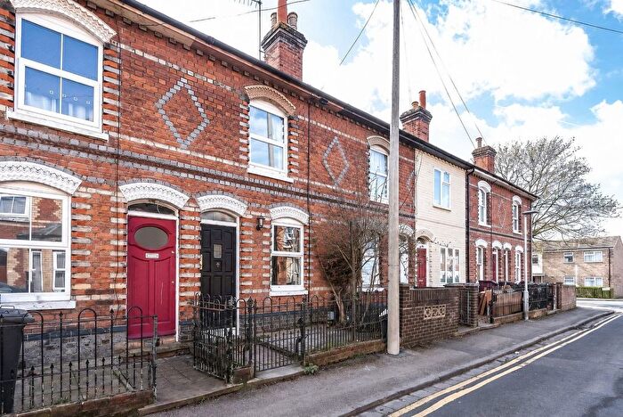 2 Bedroom Terraced House For Sale In Essex Street, Reading, Berkshire, RG2