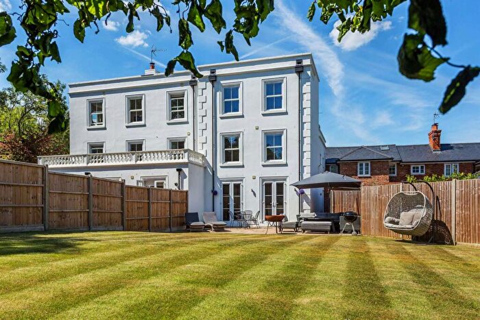 4 Bedroom Semi-Detached House For Sale In Woking Road, Jacob's Well, GU4
