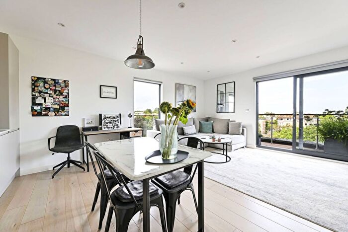 1 Bedroom Flat For Sale In Keswick Road, East Putney, London, SW15