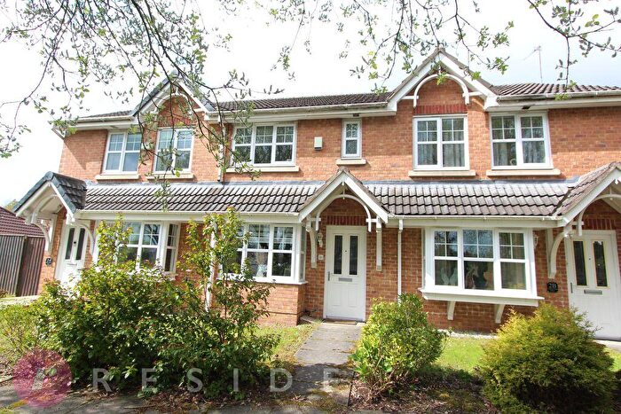 3 Bedroom Town House For Sale In Fallowfield Drive, Shawclough, Rochdale, OL12