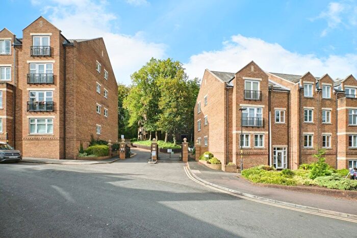 2 Bedroom Flat For Sale In Caversham Place, Sutton Coldfield, B73
