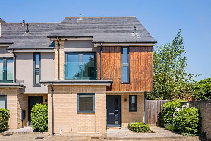 3 Bedroom End Of Terrace House For Sale In Brewery Yard, Watton Road, Ware, SG12