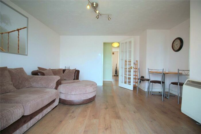 2 Bedroom Flat To Rent In Tideside Court, Harlinger Street, SE18