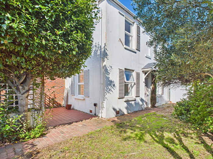 2 Bedroom Cottage For Sale In Alma Street, Lancing, West Sussex, BN15