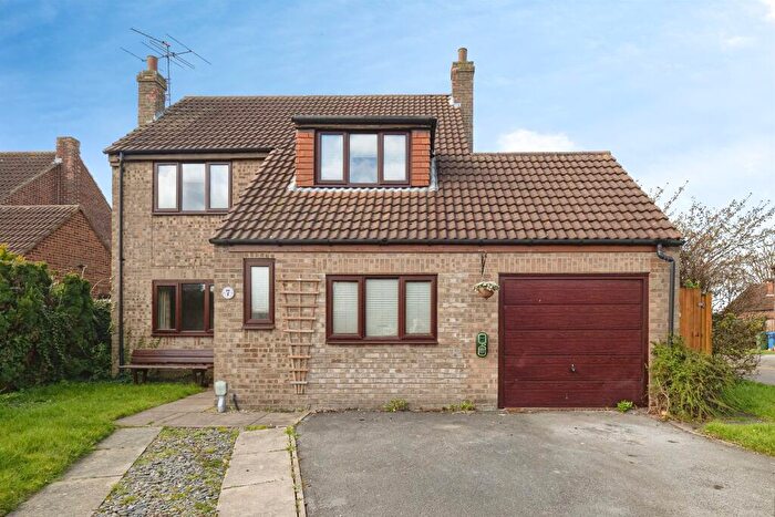 4 Bedroom Detached House For Sale In Scotts Garth Close, Tickton, Beverley, HU17