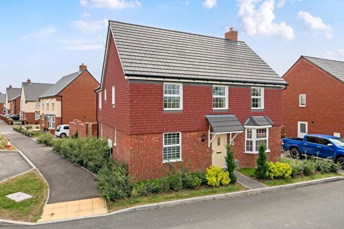 4 Bedroom Detached House To Rent In Kingsbrook, Aylesbury, HP22