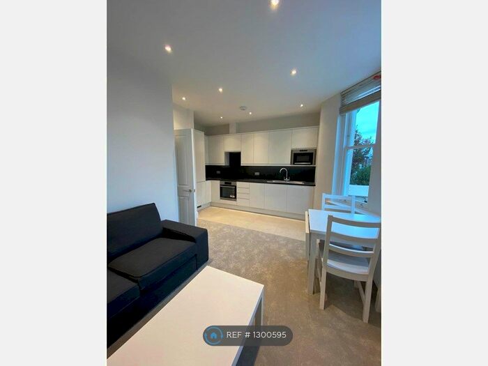 2 Bedroom Flat To Rent In Askew Road, Shepherd's Bush W12