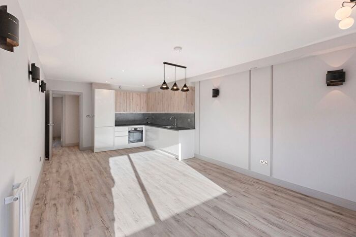 2 Bedroom Flat To Rent In Dukes Way, London, HA9