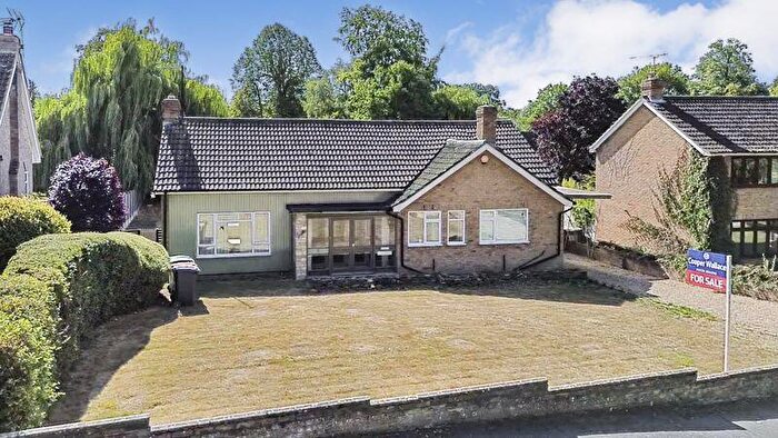 3 Bedroom Detached Bungalow For Sale In The Bury, Pavenham, MK43