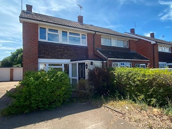 3 Bedroom Semi-detached House To Rent In Vauxhall Drive, Woodley, RG5