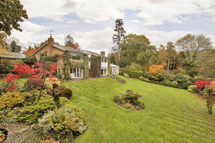 5 Bedroom Detached House For Sale In Shipbourne Road, Tonbridge, TN11