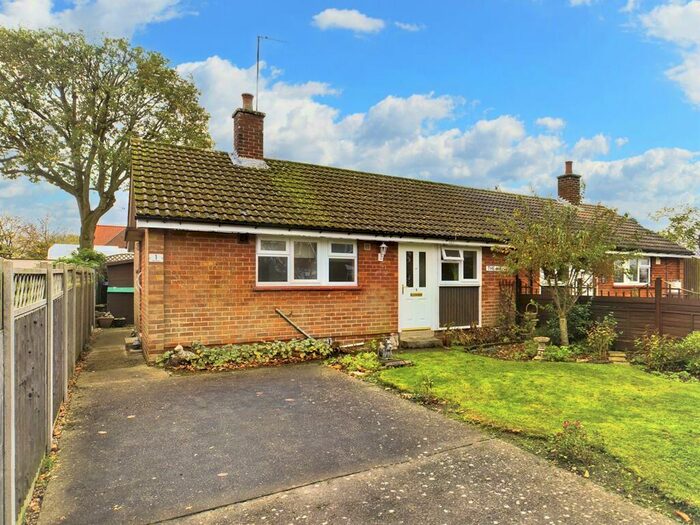 2 Bedroom Semi-Detached Bungalow For Sale In Main Street, Osgodby, LN8