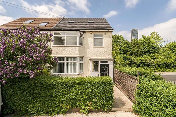 4 Bedroom Semi-Detached House To Rent In Long Drive, Acton, W3