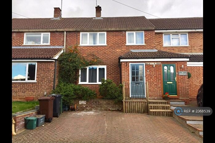 3 Bedroom Terraced House To Rent In Molescroft, Harpenden, AL5
